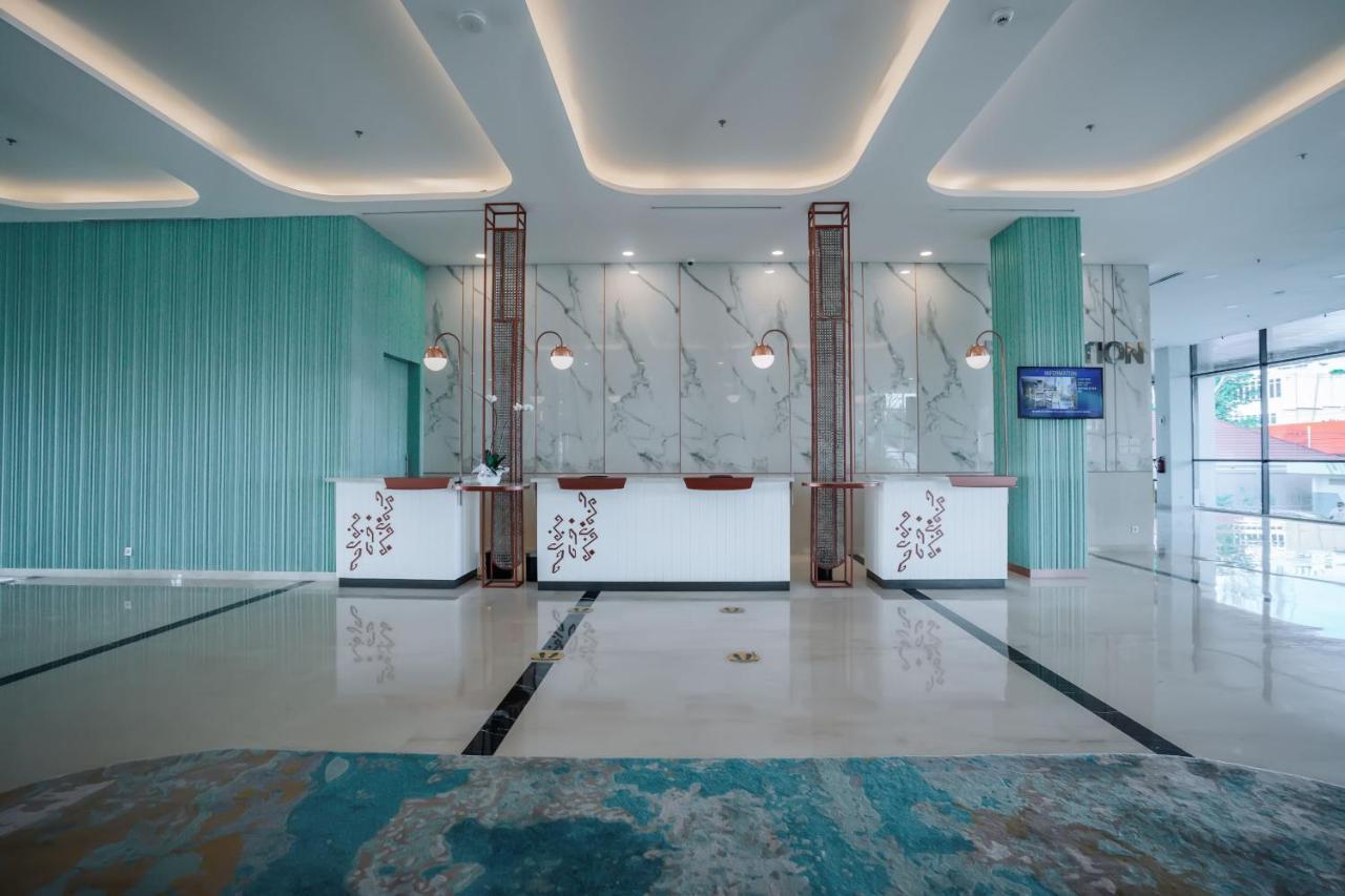 Luwansa Hotel And Convention Center Манадо Екстериор снимка