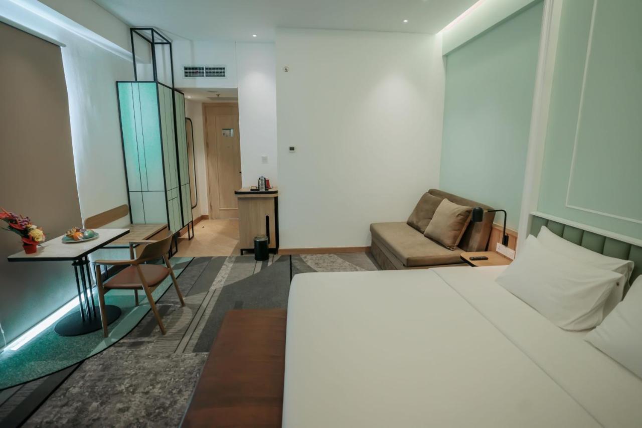 Luwansa Hotel And Convention Center Манадо Екстериор снимка