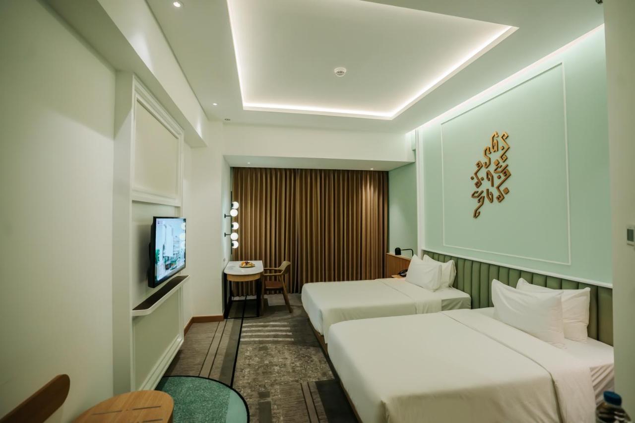 Luwansa Hotel And Convention Center Манадо Екстериор снимка