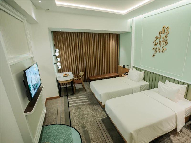 Luwansa Hotel And Convention Center Манадо Екстериор снимка