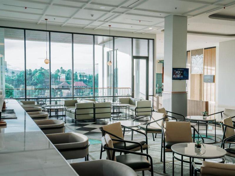 Luwansa Hotel And Convention Center Манадо Екстериор снимка