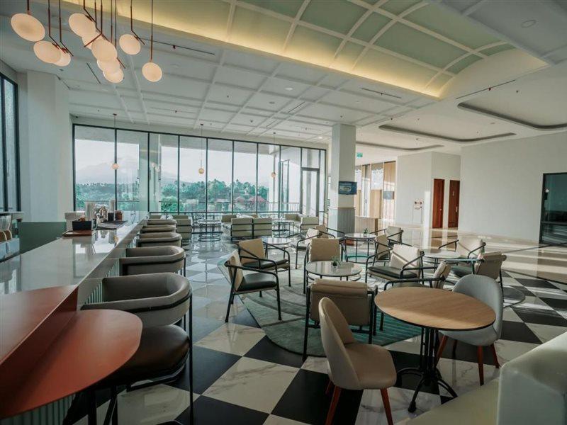 Luwansa Hotel And Convention Center Манадо Екстериор снимка